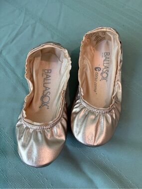 Ballasox gold leather ballet flats 10 NEW